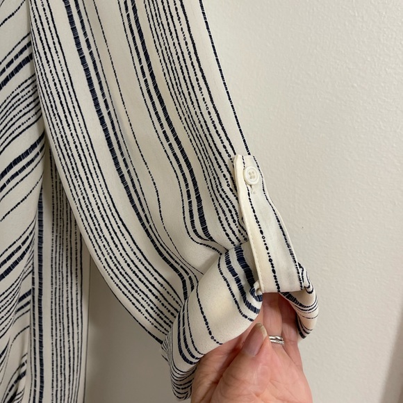 Wrap 3/4 sleeve top - Picture 3 of 4